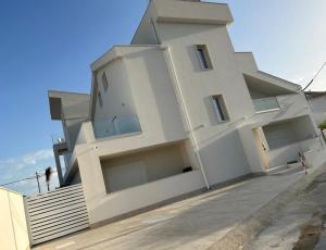 Radici La Pira Suite&Apartments