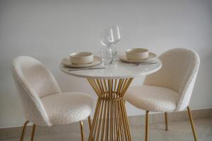 STUDIO SUPERBE, NEUF et MODERNE A0B196