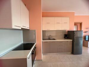 Horizon Apartments - Sea & Mountain View -Modern & Spacious Stay