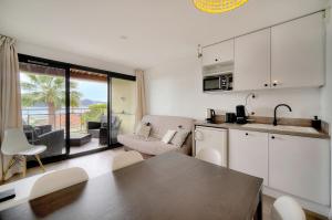 Eva - Piscine - Terrasse - VCA