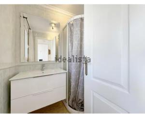 Beautiful Chalet Adosado con piscina comunitaria