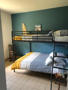 Villas Villa avec piscine petanque ping-pong garage pres golf plage : photos des chambres