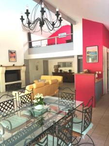 Villas Villa avec piscine petanque ping-pong garage pres golf plage : photos des chambres