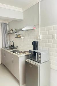 Private Pelican Corner