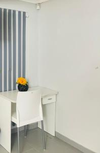 Private Pelican Corner