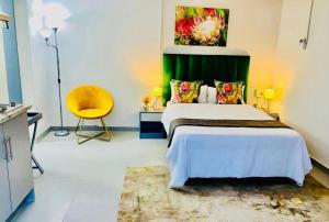 Private Pelican Corner