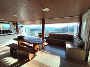 Casa em Domingos Martins - Frutal