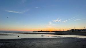 Luxurious and Spacious House - 3 Minutes from the Beach and 1 hour from Rome