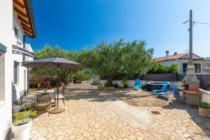 Romantisches Ferienhaus mit Jacuzzi, BBQ, WiFi