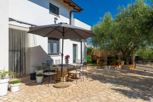 Romantisches Ferienhaus mit Jacuzzi, BBQ, WiFi