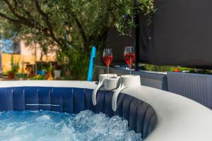 Romantisches Ferienhaus mit Jacuzzi, BBQ, WiFi