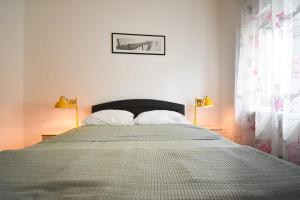 Apartment Yelena Rose West