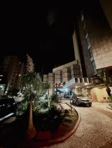 Sumatra Hotel e Centro de Convenções - 隆德里纳