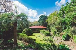 伊豆大島の一棟貸切Retreat&StayBHOAG広いお庭でBBQ焚火okお子様歓迎8名定員 - 大岛