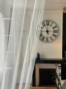 L'Entre-Temps, Le Lys et L Iris - 圣艾尼昂