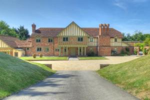 Cotswold Country house Villa Retreat With Pool