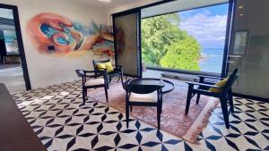 The Flamingo Experience