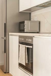 Bright & Airy 2BD Apt Close To National Garden