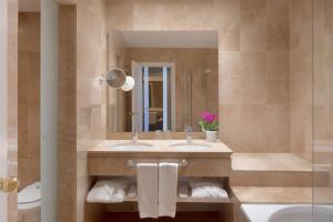 Suite with Terrace room in Hotel Sa Punta