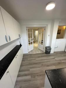 30 Min to STN & London