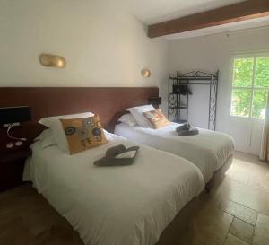 Hotels Logis Hotel Restaurant Le Domaine de la Regaliere : photos des chambres