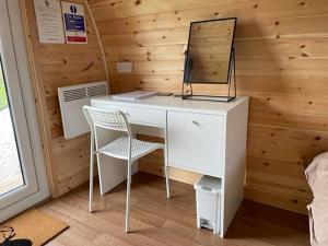 The Fox & Hounds Inn & Camping Pods