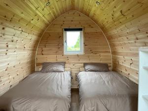 The Fox & Hounds Inn & Camping Pods