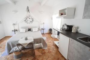 Charming studio in the peace and quiet of Provence