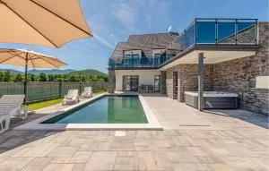 Gorgeous Home In Debelo Brdo With Sauna - Mušaluk