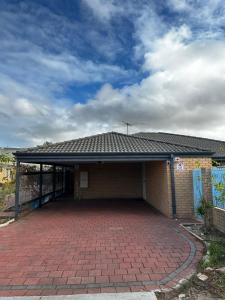 Cannington Sharehouse Near Shops and Restaurant