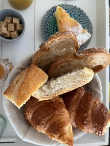 Maisons d'hotes Hozho Tempo -Sous les toits, espace loft ecofriendly & slowlife avec petit-dejeuner : photos des chambres