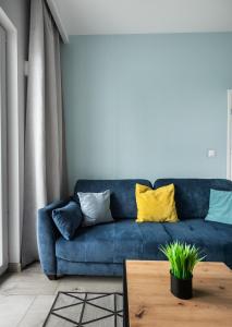 Prymasa Tysiąclecia Comfort Apartment by BookingHost