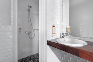 Hotels Le Grand Large, Belle-Ile-En-Mer : Hébergement Confort – Vue sur Mer