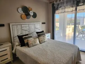 Bajo con vistas a la piscina en Valle del Este Golf - El Esparragal