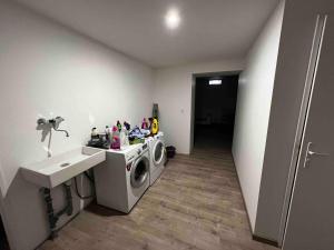Villas Agreable maison renovee, en ville et au calme ! : photos des chambres
