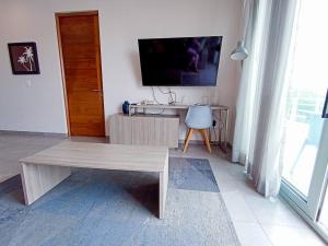 Downtown stylish 2BR with large terrace pool gym and bar