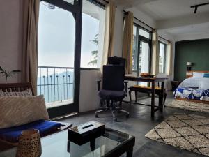 East Wing at Bímil East