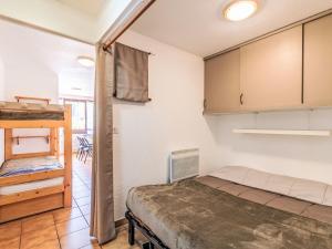 Apartment Les Olympiques - Tignes 1800-4 by Interhome
