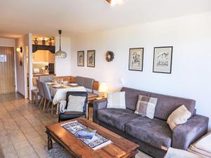 Apartment Jeanne DArc Apt- H2-49 by Interhome