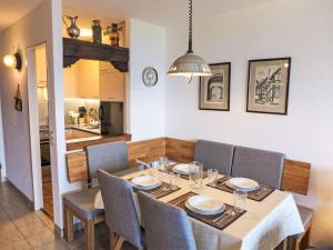 Apartment Jeanne DArc Apt- H2-49 by Interhome