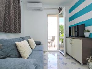 Apartment Aquanur-7 by Interhome