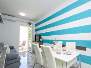 Apartment Aquanur-7 by Interhome