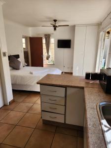 Valley Inn Guest House, Accommodation 6, Drakenstein Avenue