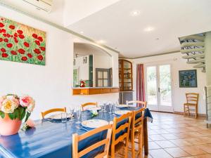Maisons de vacances Holiday Home Gombaud by Interhome : photos des chambres