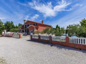 Holiday Home Maric by Interhome 