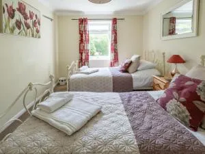 Holiday Home Ash Cottage by Interhome - West Grinstead