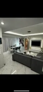 Elysian Escapes - Mesimérion