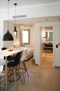 Apademia Skyros Luxury Residences