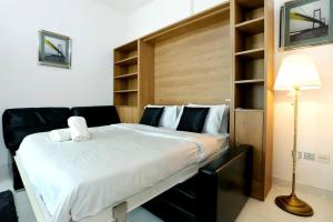 Brown Stone Holiday Homes Glamz