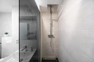 Design Apartment Leipzig Airport DHL Amazon Voll ausgestattet Free Parking